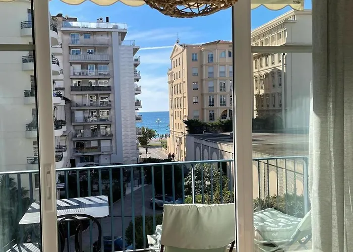 #26 Idealy Located Flat Ac 2Mins Walk To Sea Balcony