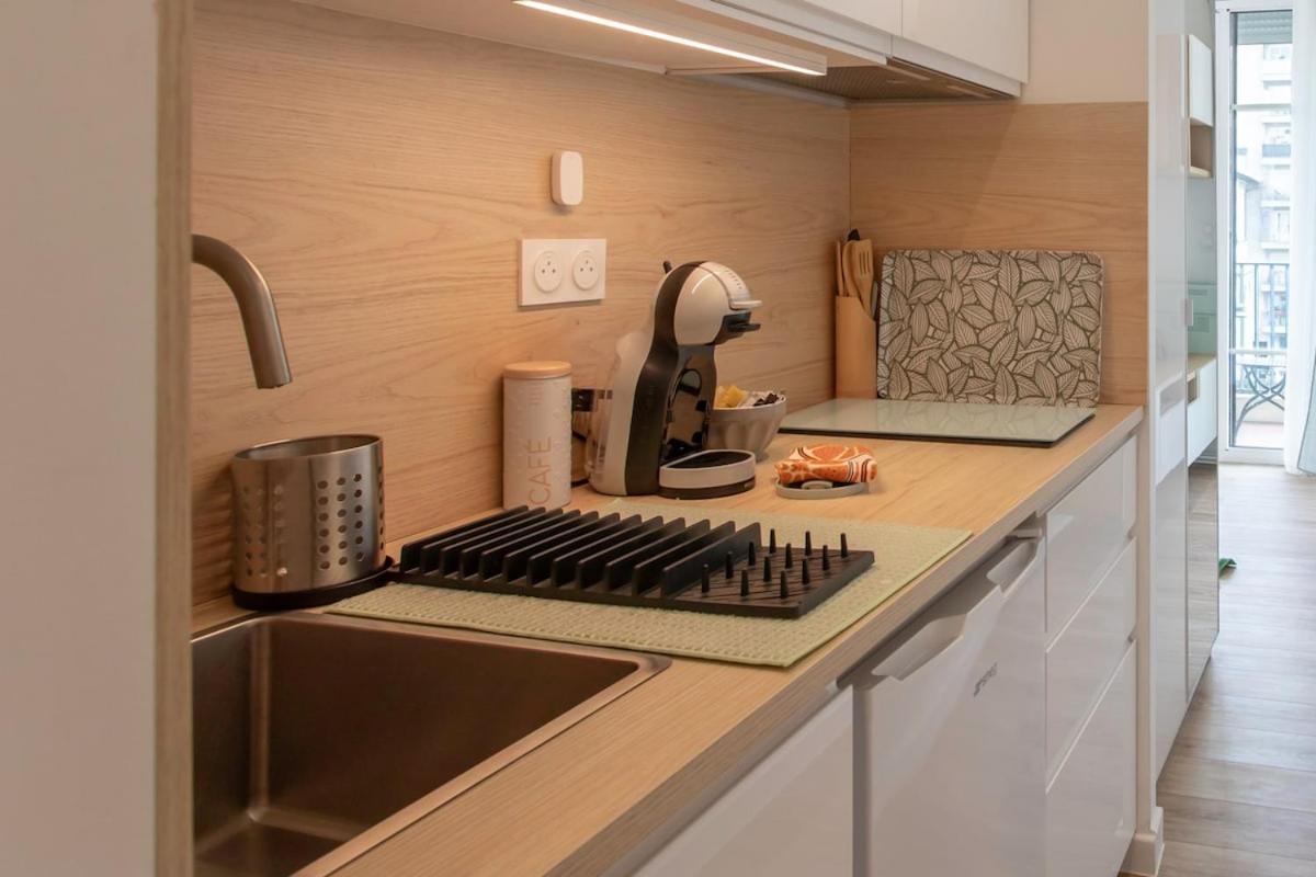 Appartement #26 Idealy Located Flat Ac 2mins Walk To Sea Balcony Nice