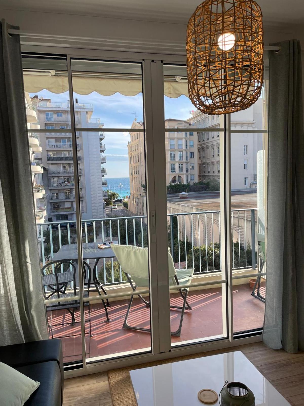 #26 Idealy Located Flat Ac 2mins Walk To Sea Balcony * Nice